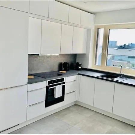 1br With Terrace & Parking In *